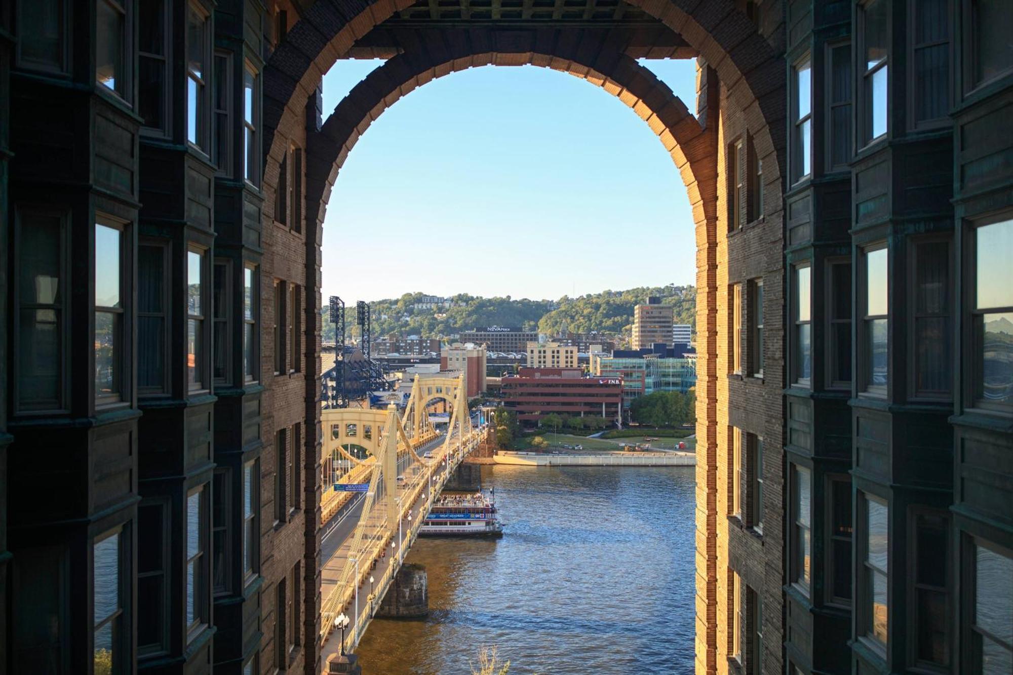 Renaissance Pittsburgh Hotel Exterior photo