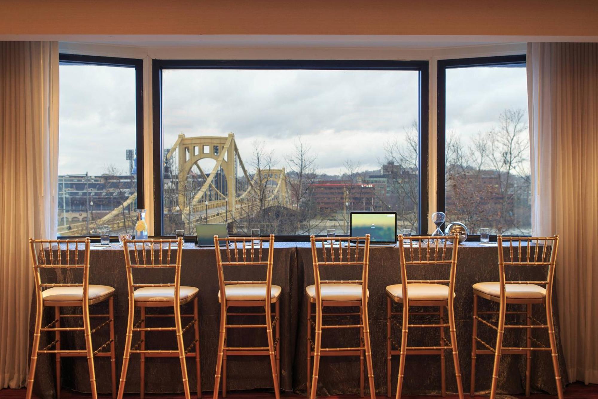 Renaissance Pittsburgh Hotel Exterior photo